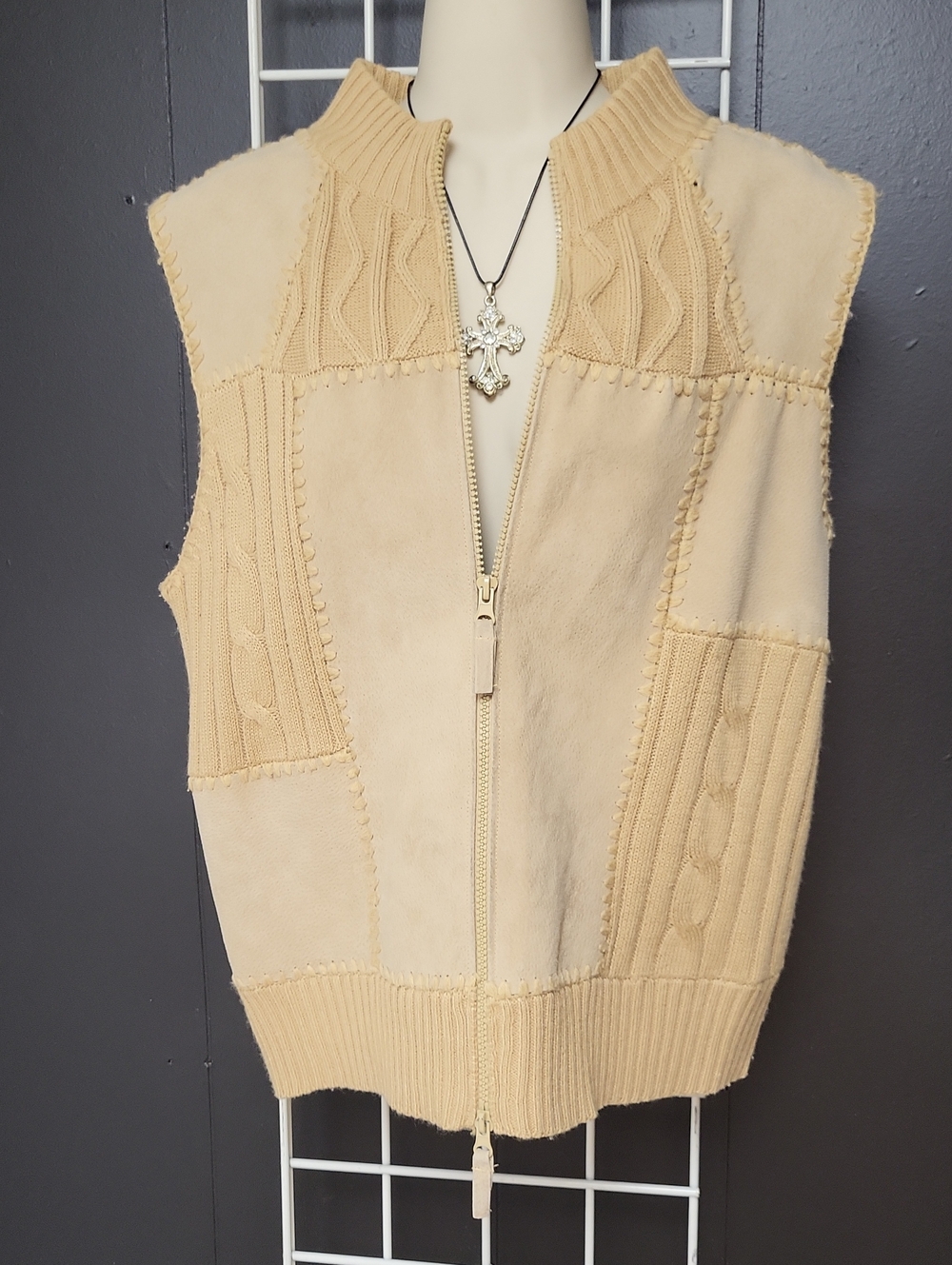 VTG. LEATHER Cream Patchwork Zip-Front Sweater Vest, MEDUIM